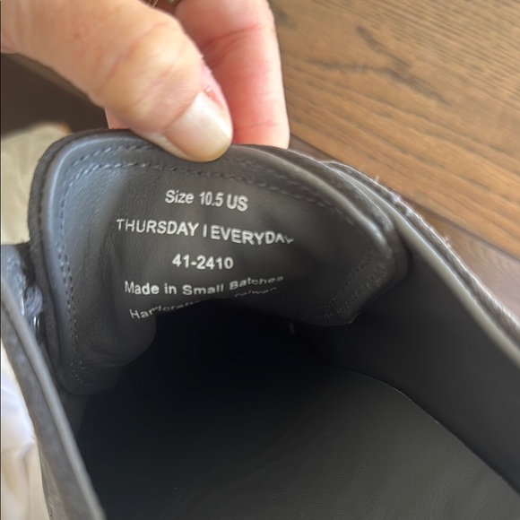 Thursday Charcoal Sneakers Men’s Size 10.5 - Picture 5 of 5